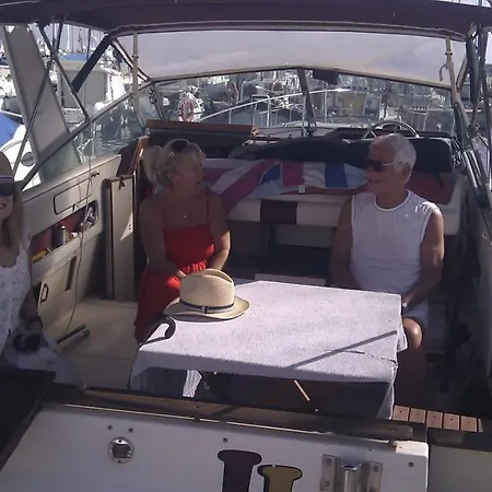 Botel Romantic Sweet Boat